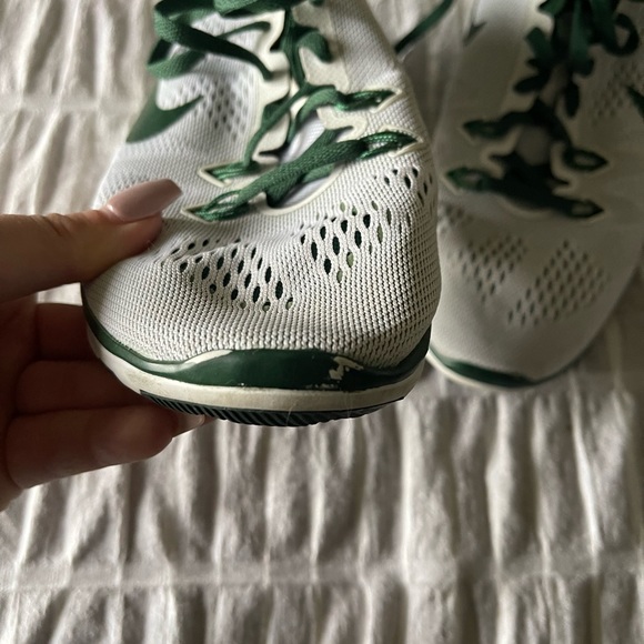 White & Green Nike Trainers - Picture 5 of 6